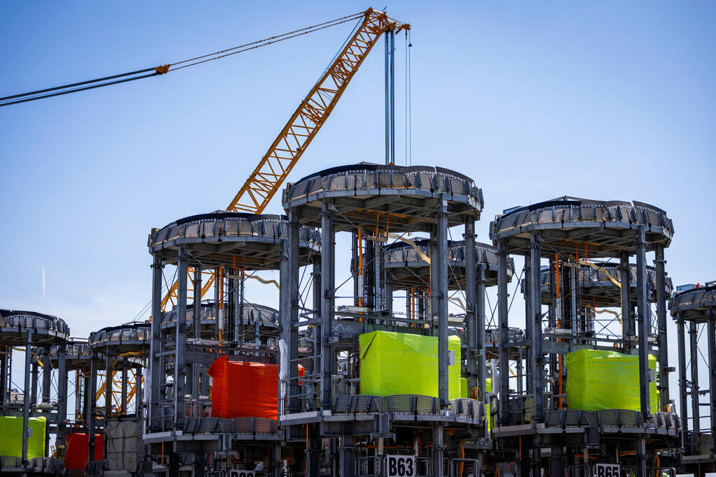 פרויקט טורבינות הרוח טורבינות רוח Revolution Wind אנרגיה נקייה של חברת אורסטד הדנית מול חופי רוד איילנד ב ארה"ב יוני 2024