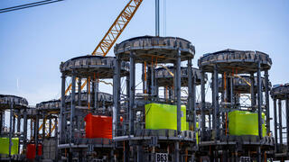 פרויקט טורבינות הרוח טורבינות רוח Revolution Wind אנרגיה נקייה של חברת אורסטד הדנית מול חופי רוד איילנד ב ארה"ב יוני 2024