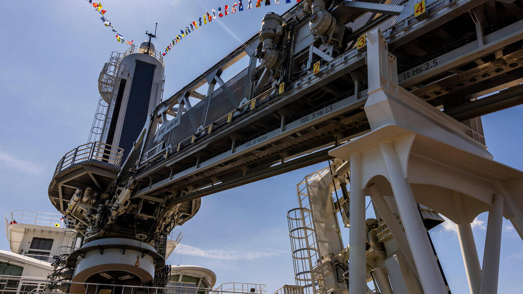 פרויקט 2 טורבינות הרוח טורבינות רוח Revolution Wind אנרגיה נקייה של חברת אורסטד הדנית מול חופי רוד איילנד ב ארה"ב יוני 2024