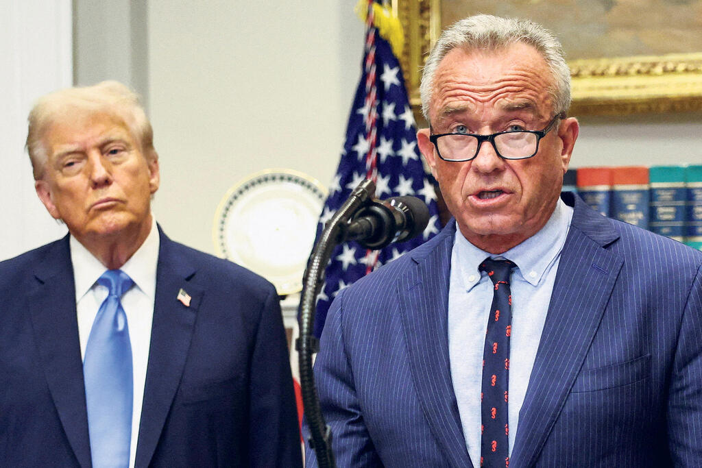 שר הבריאות רוברט פ. קנדי ג'וניור והנשיא דונלד טראמפ