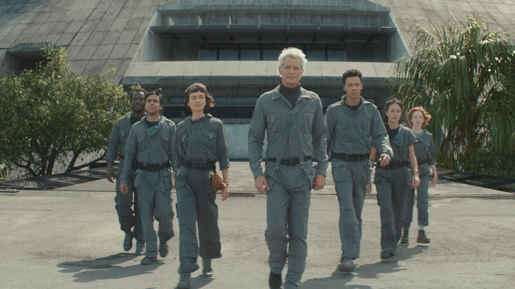  "הנוסע השמיני: כדור הארץ". כשהסינתים מפתחים אמפתיה לחייזרים, הם הופכים לסכנה לחברה