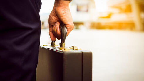 צילום: Chay Tee/Shutterstock איש עסקים בתחום הנדל"ן והיהלומים חשוד בהעלמת מס של עשרות מיליוני שקלים