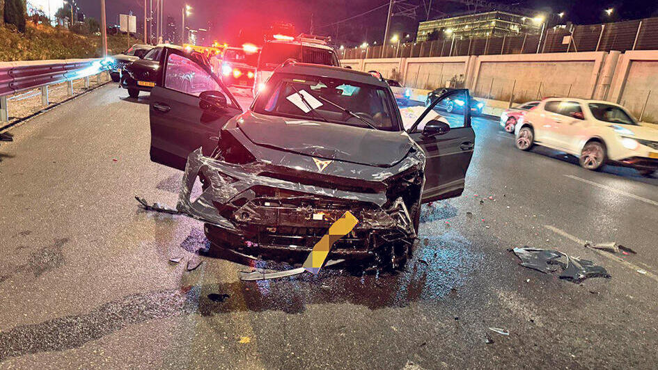 רכב לאחר תאונה (ללא קשר לתוכן הכתבה)