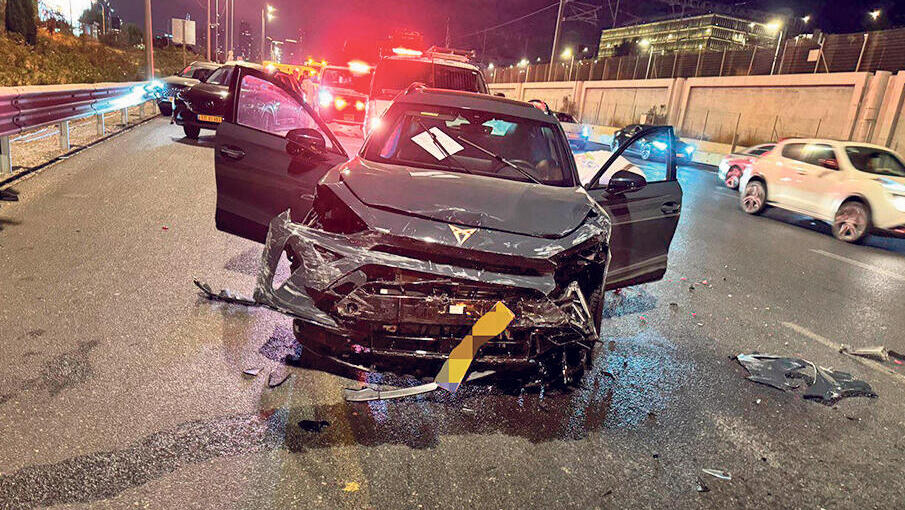 רכב לאחר תאונה (ללא קשר לתוכן הכתבה)