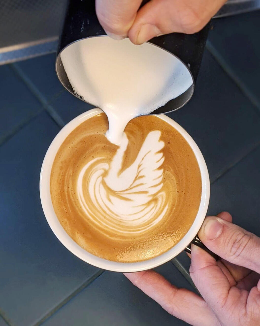 קפה ב בית קפה נחת במתחם התחנה תל אביב פנאי