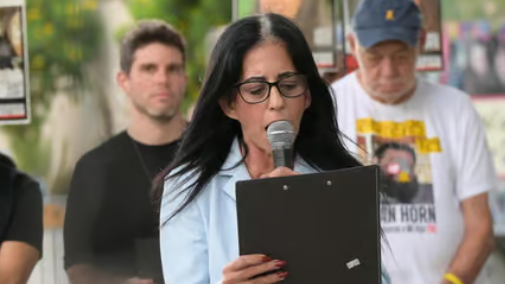 עינב צנגאוקר בהצהרה בשער בגין. "מחבלי המשא ומתן ייכנסו לטורבו, אסור לפספס את ההזדמנות הזו"