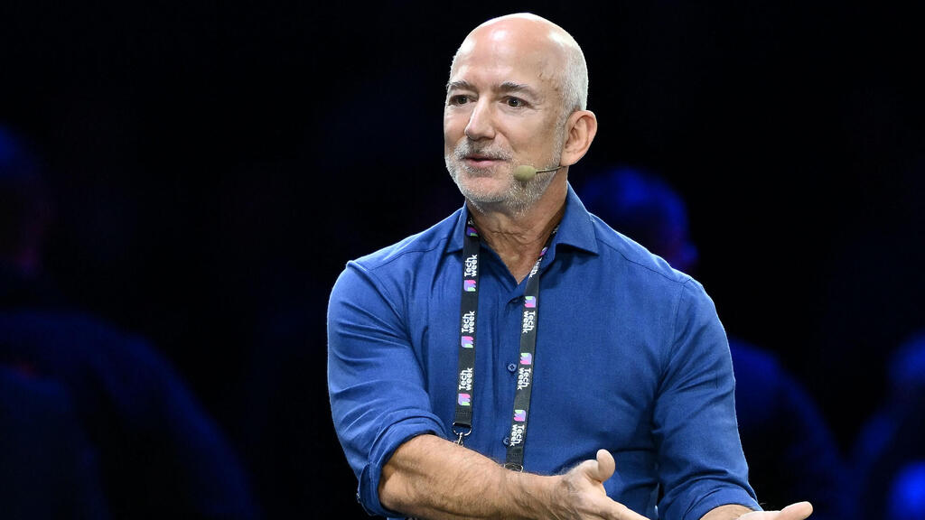 מייסד אמזון ג'ף בזוס בכנס ב טורינו איטליה 3.10.25