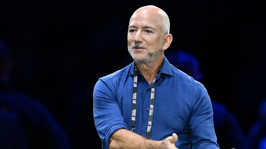 מייסד אמזון ג'ף בזוס בכנס ב טורינו איטליה 3.10.25