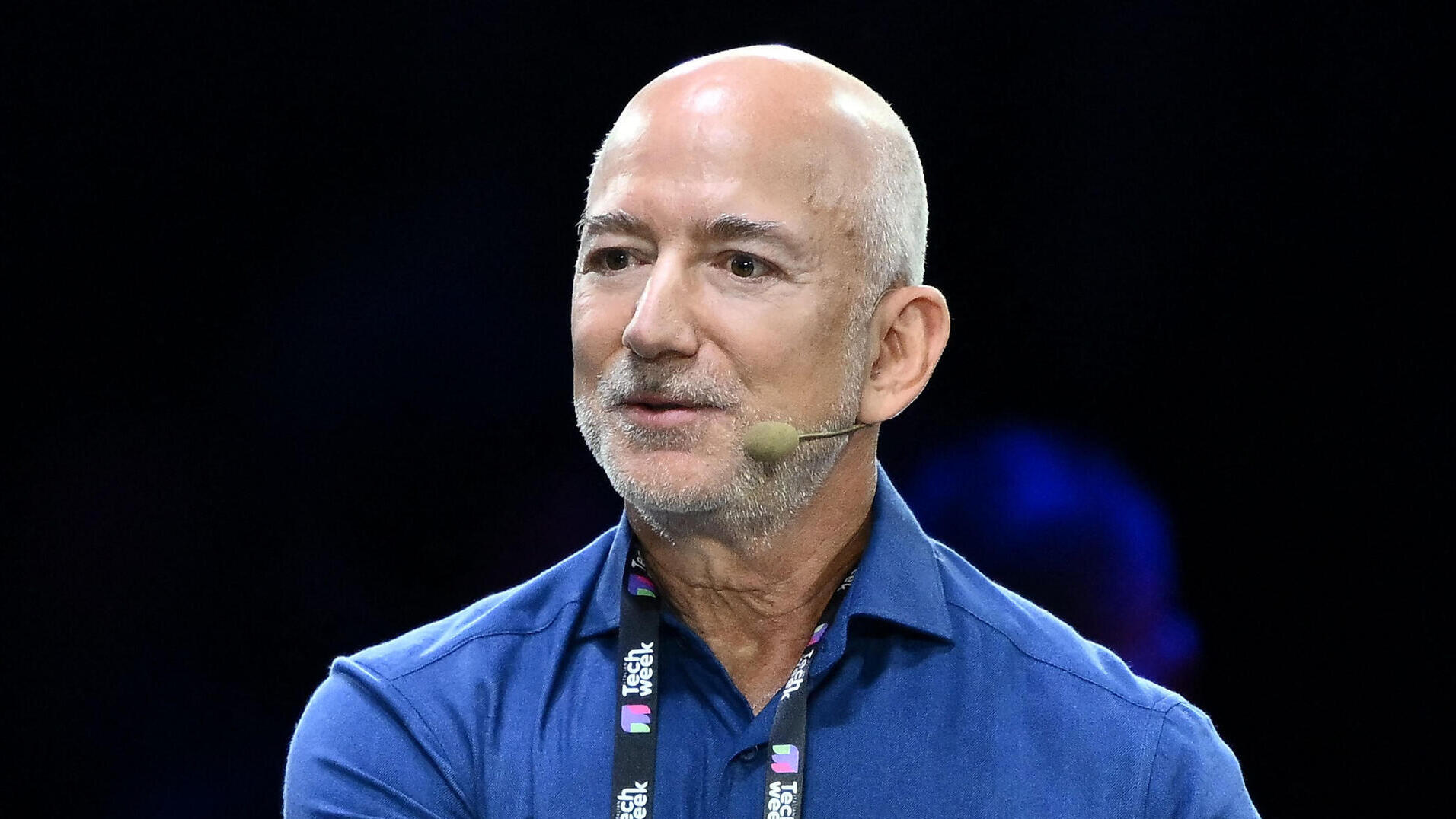 מייסד אמזון ג'ף בזוס בכנס ב טורינו איטליה 3.10.25