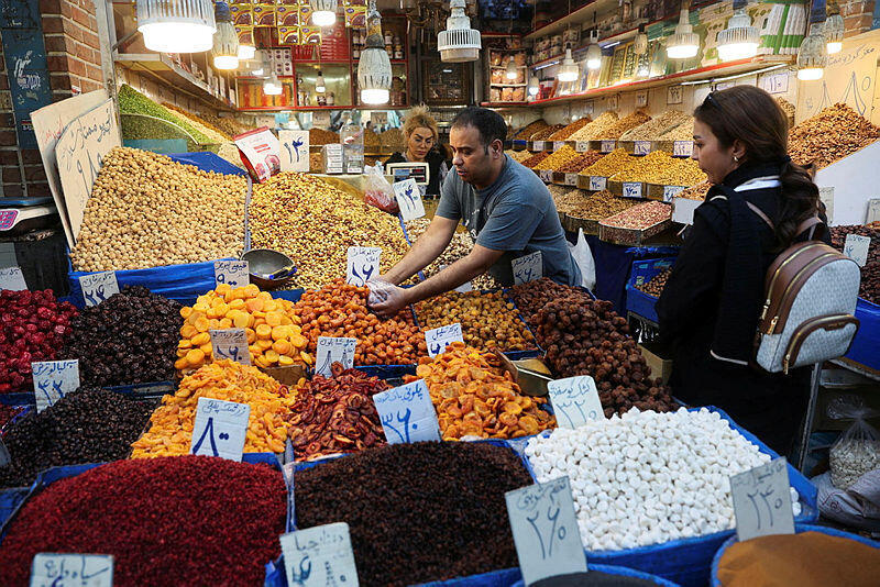 שוק בטהרן (צילום: Majid Asgaripour/WANA (West Asia News Agency) via REUTERS ) שוק ב טהרן איראן אוקטובר 2025