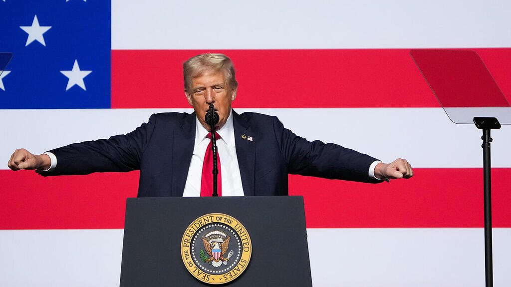 נשיא ארה"ב דונלד טראמפ 30.9.25 (צילום: Andrew Harnik/Getty Images) נשיא ארה"ב דונלד טראמפ 30.9.25