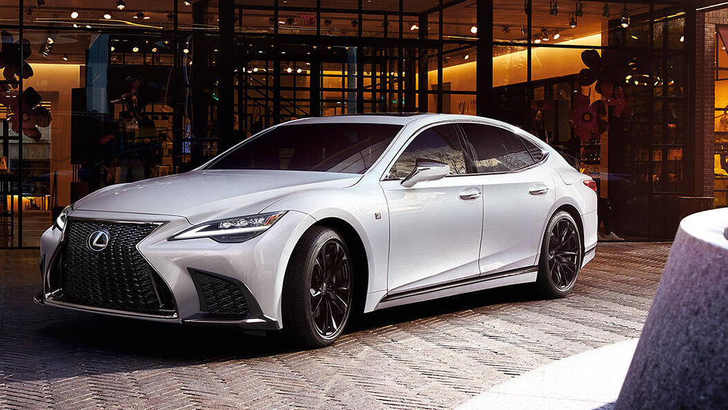 לקסוס LS  שנת 2025