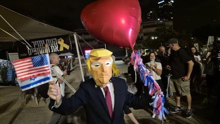 החגיגות בכיכר החטופים, לאחר היוודע דבר ההסכם