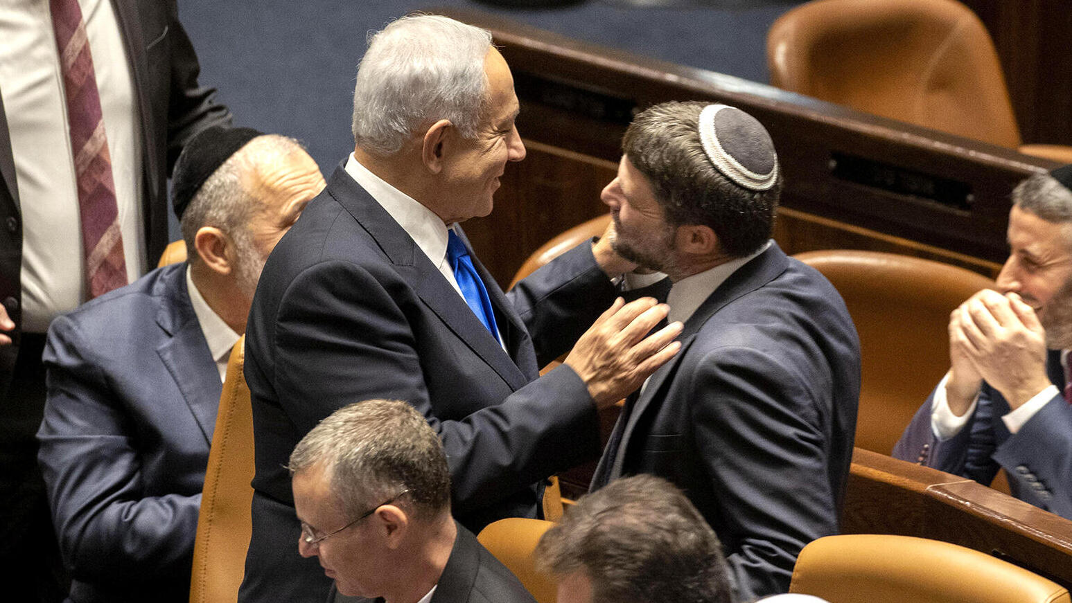 שר האוצר בצלאל סמוטריץ' וראש הממשלה בנימין נתניהו במליאת הכנסת