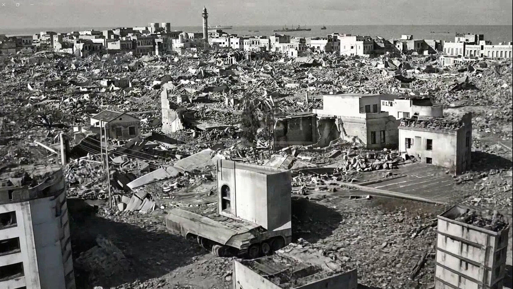 מתוך היצירה עזה–מנשייה של האמן אוהד מטלון כחלק מהתערוכה הסתר לב פנאי