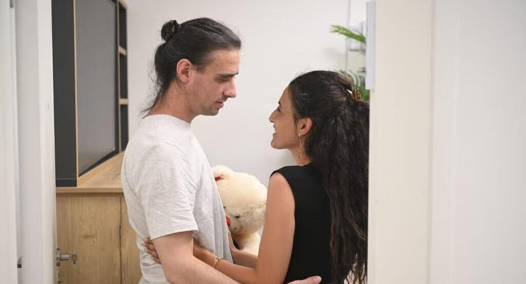 ארבל יהוד ו אריאל קוניו נפגשים לראשונה