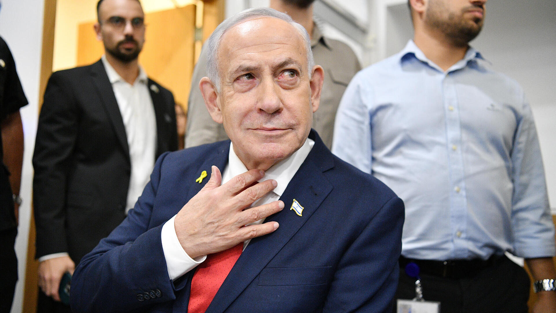 בנימין נתניהו בית משפט מחוזי תל אביב עם חברי ממשלתו 15.10.25