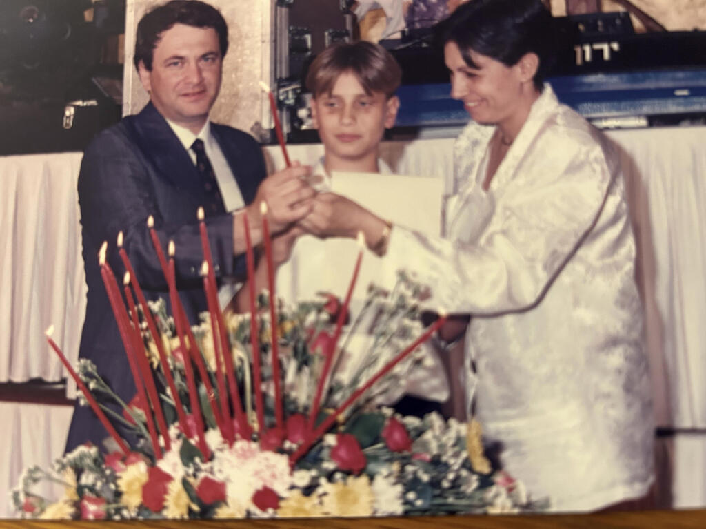 תמונה היסטורית תמונה היסטורית תמונה היסטורית תמונה היסטורית תמונה היסטורית XXXX . "הייתי טוטאלי בנתק מאבא, וזה לא היה הכרחי"