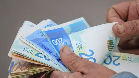 אחרי נתוני הגירעון: הדולר יורד ל-3.21 שקלים, היורו ל-3.74 ש'