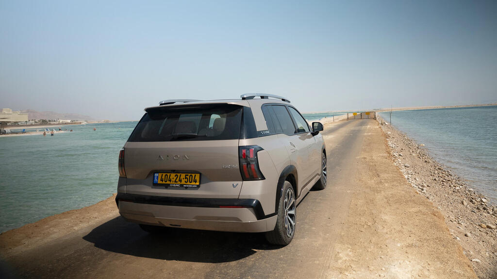 מבחן רכב GAC AION V אחורה    