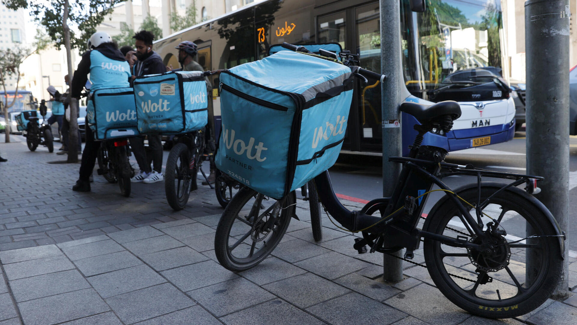 שליחי וולט ב תל אביב 