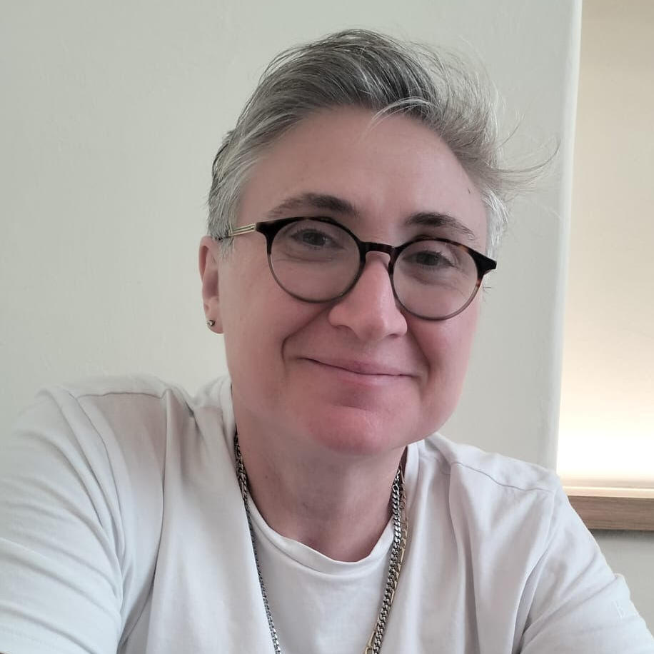 מגי מור ראש תחום להט״ב בהסתדרות ויו״ר ועד עובדי אסותא רמת החייל