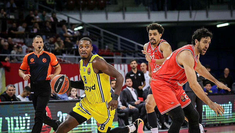 הפועל תל אביב נגד מכבי תל אביב 2 במסגרת ה יורוליג משחק שנערך בסופיה אוקטובר 2025