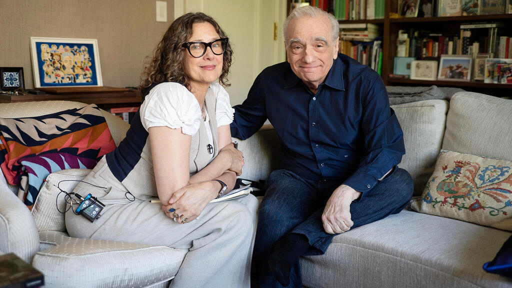 מרטין סקורסזה ורבקה מילר בצילומי "מיסטר סקורסזה". בטח בה עם סיפור חייו (צילום: Apple TV) מרטין סקורסזה ו רבקה מילר בצילומי הסדרה התיעודית מיסטר סקורסזה פנאי