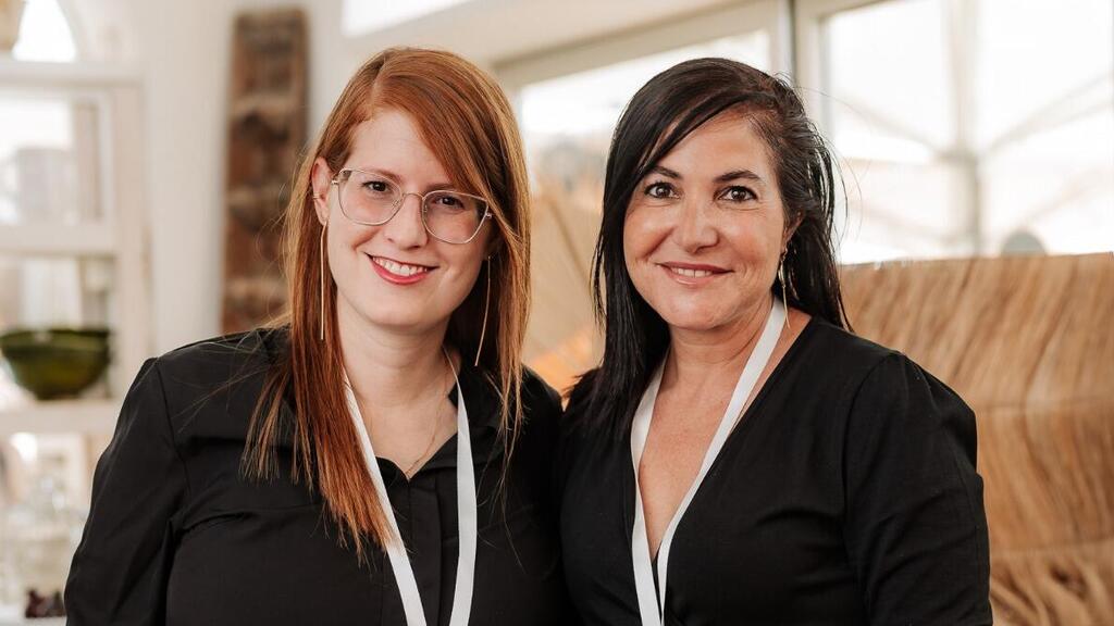 מימין: צופית גורדון ובת שבע משה, יוזמות עתיד (צילום: נאו מדיה) מימין צופית גורדון ו בת שבע משה יוזמות עתיד