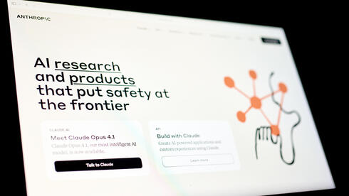 Anthropic considers new model to counter OpenAI’s latest AI push