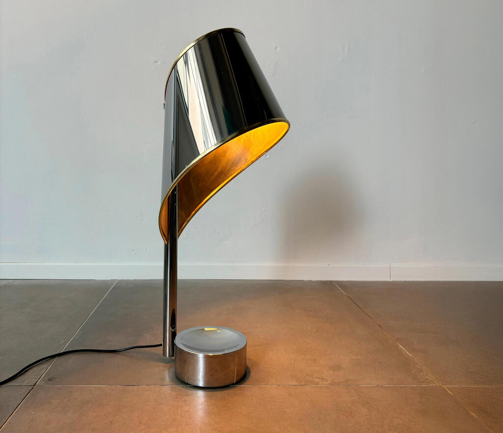 מנורת שולחן של המעצב הצרפתי אנרי מתיו, 1970 שנמכרת ב־Raphael’s Midcentury (צילום: Raphael’s Midcentury) מגזין נדל"ן 2025 - מנורת שולחן של המעצב הצרפתי אנרי מתיו 1970 שנמכרת ב־ Rafael’s Midcent