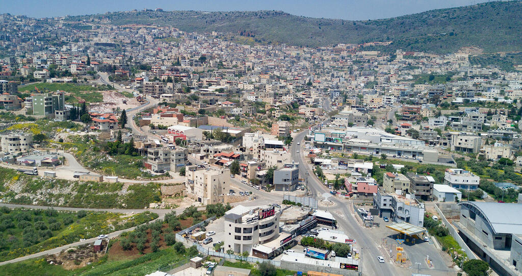 דיר אל אסד. "גם אנחנו היינו צריכים להתרגל לתכנן בקרקע פרטית. יש בעלי קרקע, יש להם דעה, אי אפשר לתכנן להם מה שרוצים" (צילום: גיל נחושתן) מגזין נדל"ן 2025 - העיר דיר אל אסד