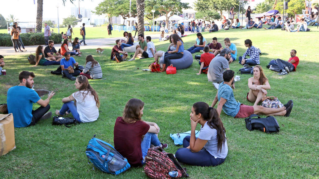 סטודנטים באוניברסיטת תל אביב (צילום: דנה קופל) סטודנטים באוניברסיטת תל אביב