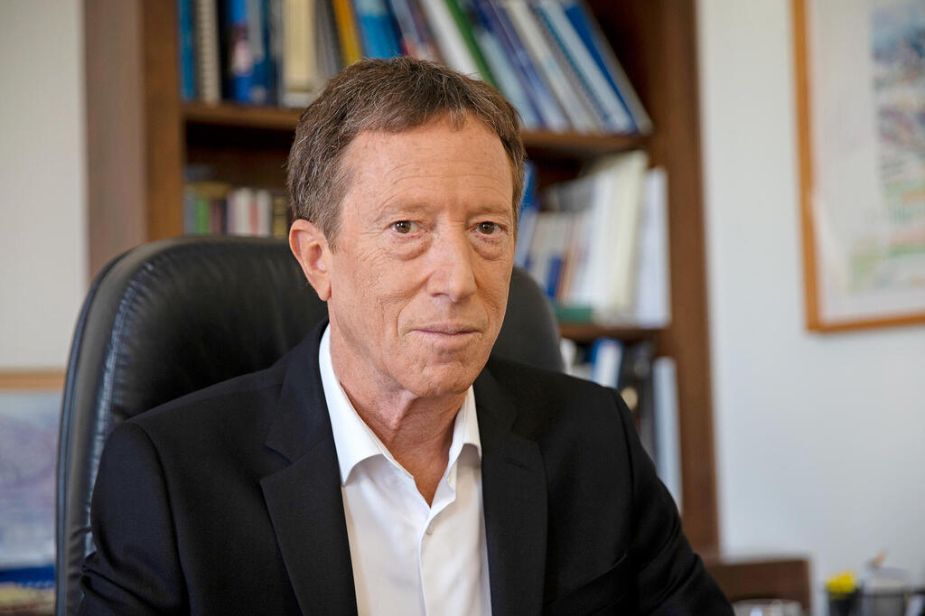 אבי שמחון, יו"ר המועצה הלאומית לכלכלה (צילום: עמית שאבי) מגזין נדל"ן 2025 - אבי שמחון יו"ר המועצה הלאומית לכלכלה והיועץ הכלכלי של ראש הממשלה בנימין נתניהו