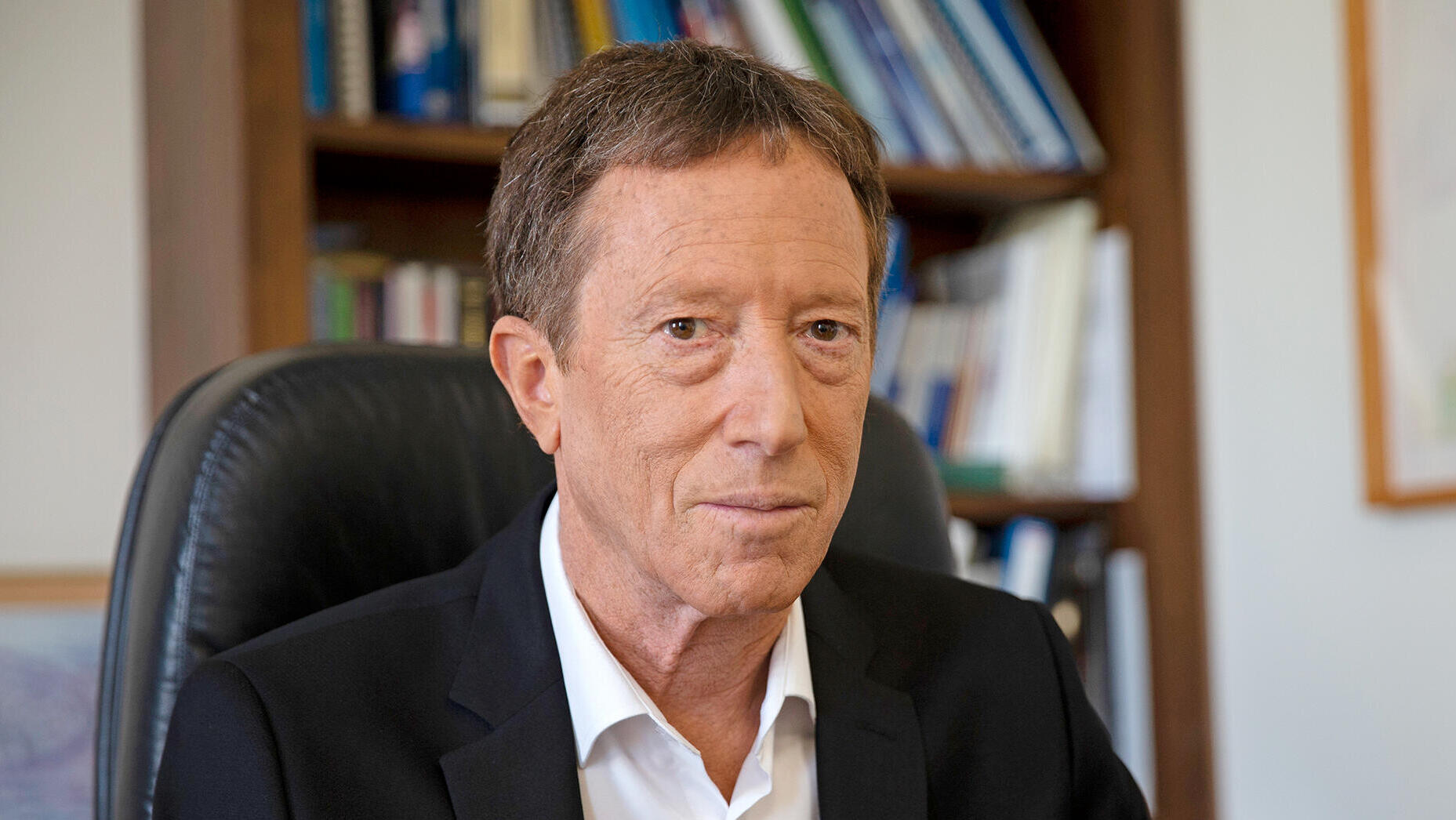 מגזין נדל"ן 2025 - אבי שמחון יו"ר המועצה הלאומית לכלכלה והיועץ הכלכלי של ראש הממשלה בנימין נתניהו