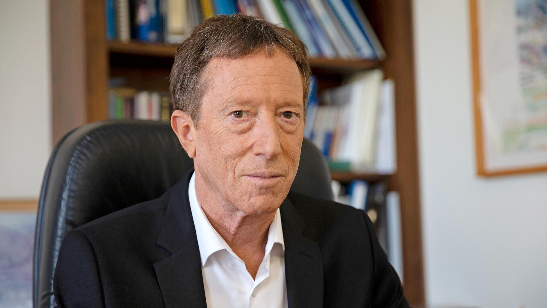 מגזין נדל"ן 2025 - אבי שמחון יו"ר המועצה הלאומית לכלכלה והיועץ הכלכלי של ראש הממשלה בנימין נתניהו