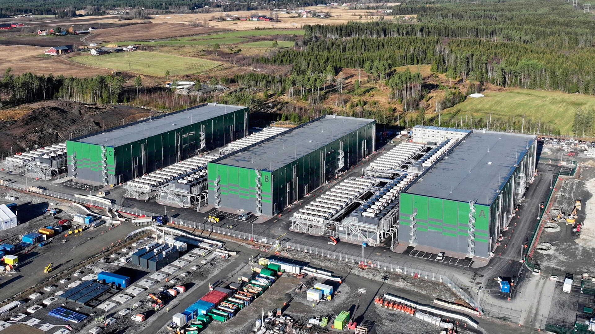 מגזין נדל"ן 2025 - חוות שרתים של קבוצת עזריאלי בחו"ל