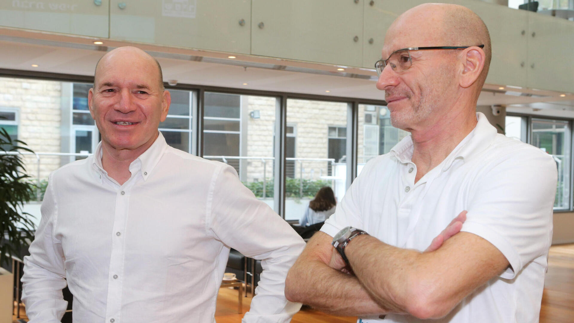 מימין הראל שפירא ו ישראל שפירא מ בעלי קבוצת שפיר