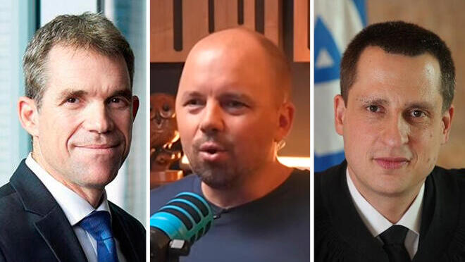 השופט גיא הימן (מימין), הנתבע ניק קוליוחין ועו"ד קווה. השופט כיוון לבעלי הכיסים העמוקים (צילומים: אתר בתי המשפט יוטיוב אופיר אייב) מימין גיא הימן ניק קוליוחין יגאל קווה