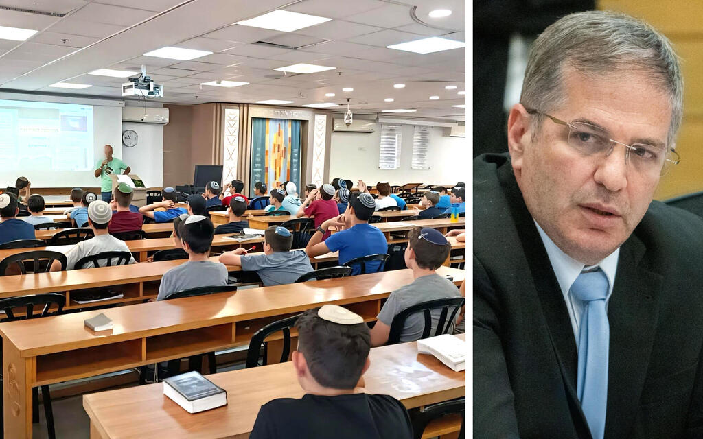 שר החינוך יואב קיש לצד תלמידים כיתה ב חינוך ממלכתי דתי