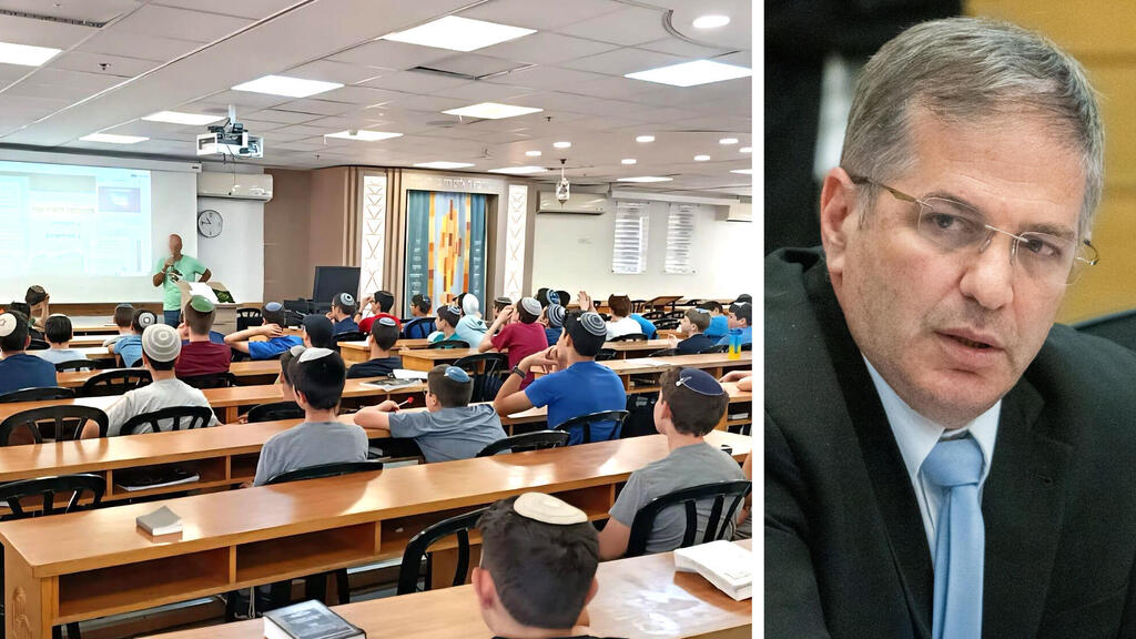 שר החינוך יואב קיש לצד תלמידים (צילום: שלו שלום) שר החינוך יואב קיש לצד תלמידים כיתה ב חינוך ממלכתי דתי