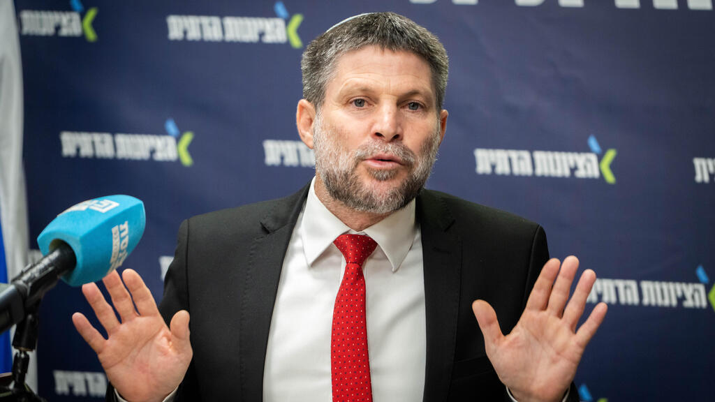 שר האוצר בצלאל סמוטריץ'. מעדיף לצייץ על הריבית (צילום: שלו שלום) בצלאל סמוטריץ' שר האוצר 27.10.25