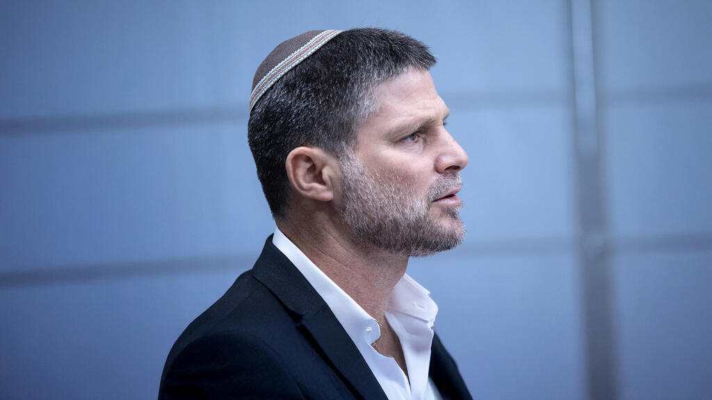 שר האוצר בצלאל סמוטריץ'. מקווה להצליח למכור לכל אחד את מה שהוא רוצה לשמוע (צילום: אלכס קולומויסקי) בצלאל סמוטריץ שר האוצר 7.7.25