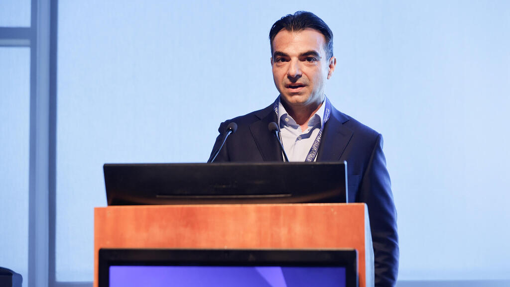 כנס לידר שוק הון - גרגורי לאי שותף CD_altR 