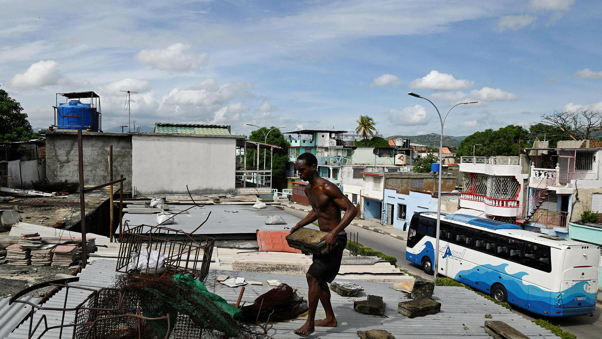 הכנות לקראת סופת ה הוריקן מליסה ב קובה