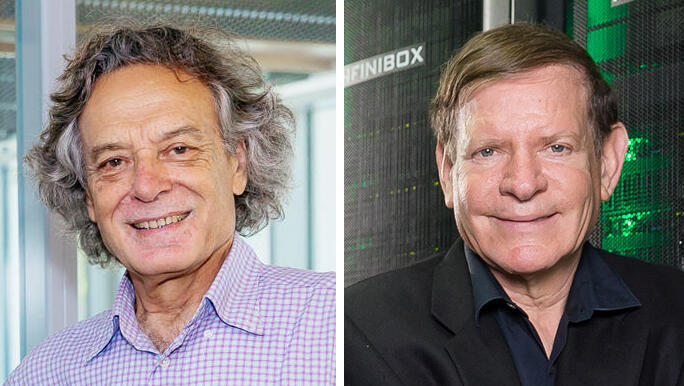 מימין משה ינאי בעלים של חברת אינפינידט infinidat ופרופ' יאיר טאומן