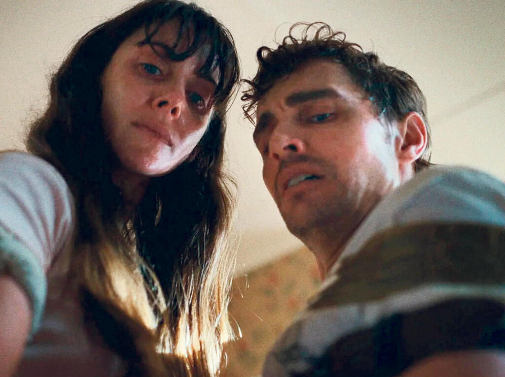 ״צמודים״. משל משעשע ואכזרי על זוגיות
פנאי סרט צמודים