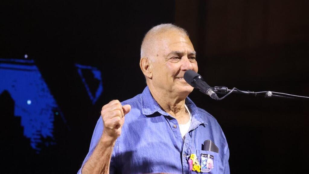 שורד השבי גדי מוזס מקיבוץ ניר עוז בעצרת במלאת 30 שנה לרצח רבין