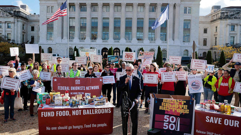 הפגנה של פעילים חברתיים נגד ההשבתה בוושינגטון