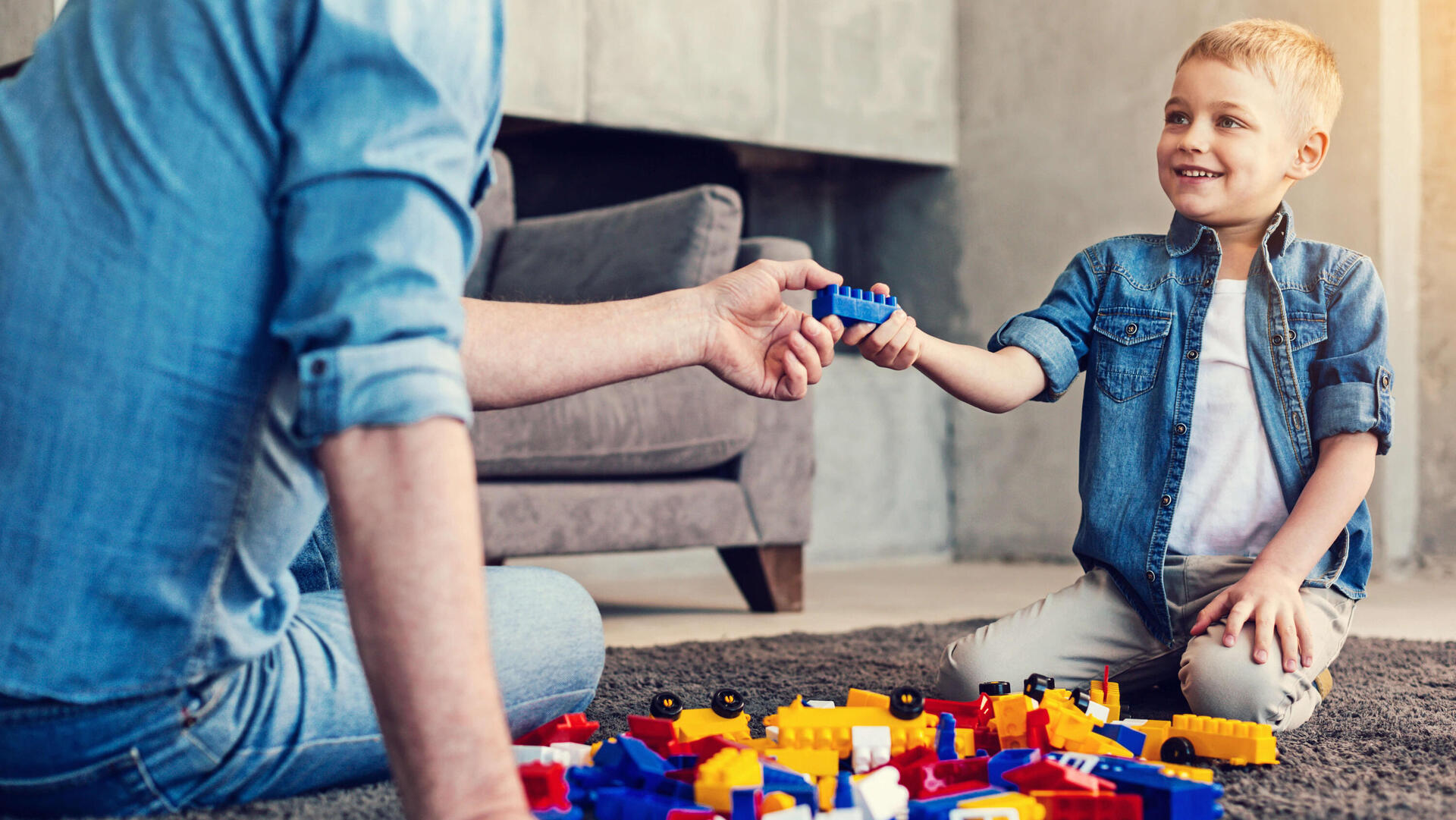 אילוסטרציה ילדים משחקים לגו הייטק 